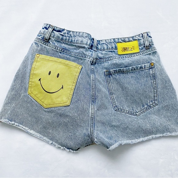 Desigual High Waisted Light Stone Wash Cut Off Smiley Face Jean Shorts - Picture 9 of 16